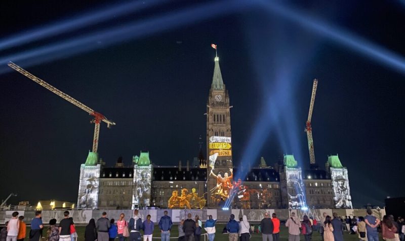 Le spectacle Lumières du Nord est projeté depuis 2015 sur la colline du parlement. Photo: Yasmina Dagry.